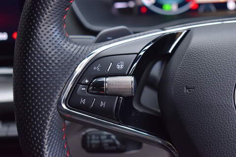 Skoda Octavia 2.0 TDI vRS Estate 5dr Diesel DSG 4WD Euro 6 (s/s) (200 ps) - U640