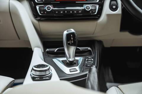 BMW 3 Series 2.0 330e 7.6kWh M Sport Saloon 4dr Petrol Plug-in Hybrid Auto Euro 6 (s/s) (252 ps) - U642