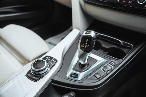 BMW 3 Series 2.0 330e 7.6kWh M Sport Saloon 4dr Petrol Plug-in Hybrid Auto Euro 6 (s/s) (252 ps) - U642