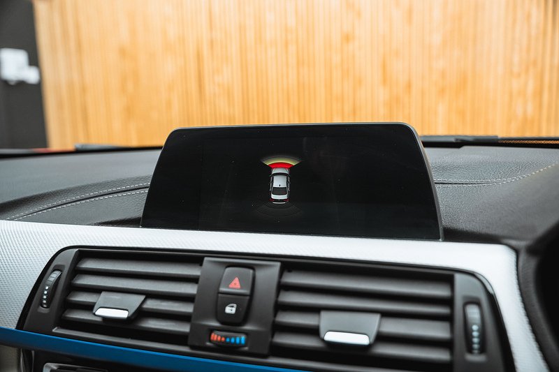 BMW 3 Series 2.0 330e 7.6kWh M Sport Saloon 4dr Petrol Plug-in Hybrid Auto Euro 6 (s/s) (252 ps) - U642