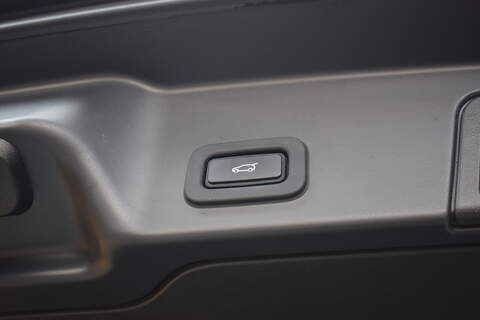 Land Rover Range Rover Evoque 2.0 P250 MHEV R-Dynamic SE SUV 5dr Petrol Auto 4WD Euro 6 (s/s) (249 ps) - U643