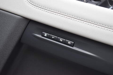 Land Rover Range Rover Evoque 2.0 P250 MHEV R-Dynamic SE SUV 5dr Petrol Auto 4WD Euro 6 (s/s) (249 ps) - U643