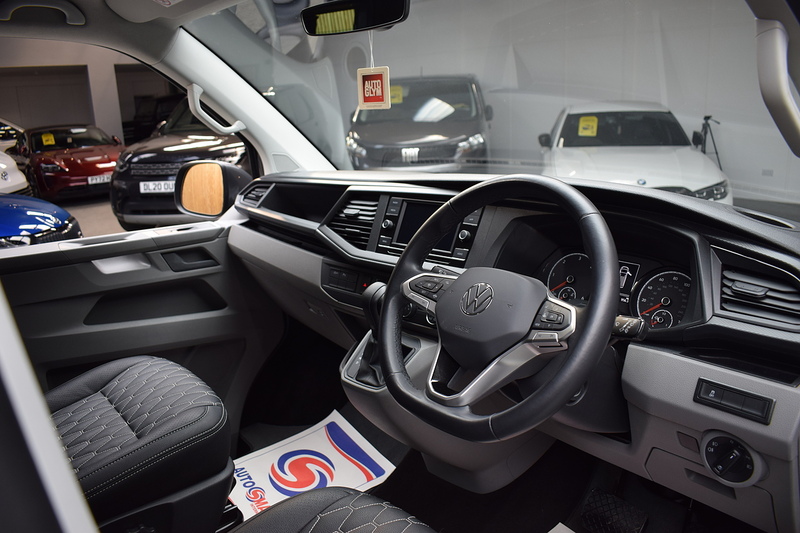 Volkswagen Transporter 2.0 BiTDI T30 Highline Kombi Double Cab 5dr Diesel DSG 4Motion SWB Euro 6 (s/s) (204 ps) - U648