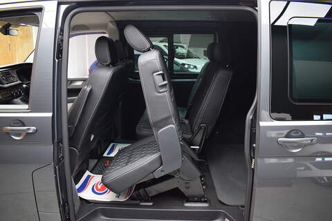 Volkswagen Transporter 2.0 BiTDI T30 Highline Kombi Double Cab 5dr Diesel DSG 4Motion SWB Euro 6 (s/s) (204 ps) - U648