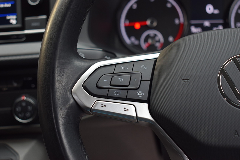 Volkswagen Transporter 2.0 BiTDI T30 Highline Kombi Double Cab 5dr Diesel DSG 4Motion SWB Euro 6 (s/s) (204 ps) - U648