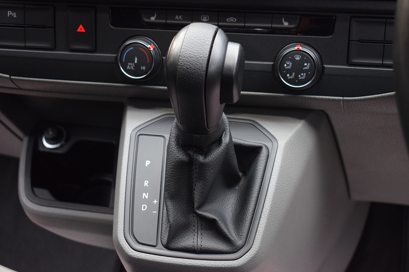 Volkswagen Transporter 2.0 BiTDI T30 Highline Kombi Double Cab 5dr Diesel DSG 4Motion SWB Euro 6 (s/s) (204 ps) - U648