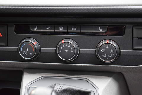 Volkswagen Transporter 2.0 BiTDI T30 Highline Kombi Double Cab 5dr Diesel DSG 4Motion SWB Euro 6 (s/s) (204 ps) - U648