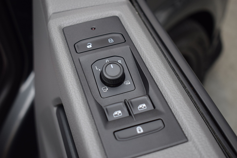 Volkswagen Transporter 2.0 BiTDI T30 Highline Kombi Double Cab 5dr Diesel DSG 4Motion SWB Euro 6 (s/s) (204 ps) - U648