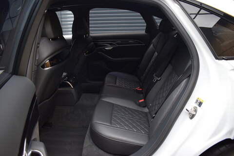 Audi A8 3.0 TDI V6 50 Black Edition Saloon 4dr Diesel Tiptronic quattro Euro 6 (s/s) (286 ps) - U658