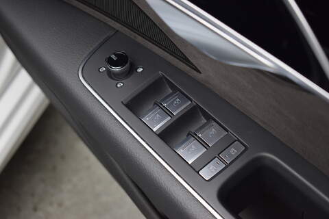 Audi A8 3.0 TDI V6 50 Black Edition Saloon 4dr Diesel Tiptronic quattro Euro 6 (s/s) (286 ps) - U658