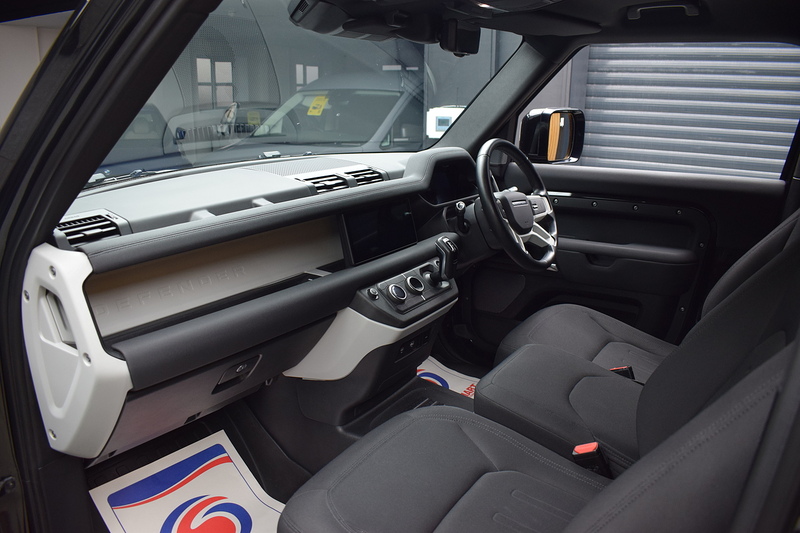 Land Rover Defender 90 3.0 D200 MHEV Hard Top SUV 3dr Diesel Auto 4WD SWB Euro 6 (s/s) (200 ps) - U664