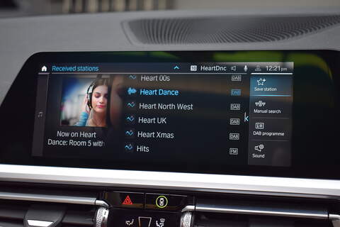 BMW 3 Series 2.0 330e 12kWh M Sport Saloon 4dr Petrol Plug-in Hybrid Auto Euro 6 (s/s) (292 ps) - U665