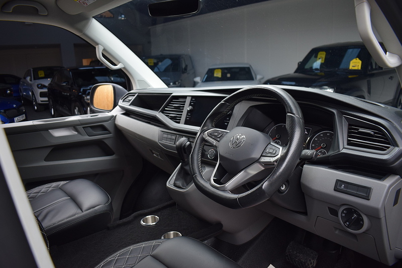 Volkswagen Transporter 2.0 BiTDI T32 Highline Panel Van 5dr Diesel DSG 4Motion SWB Euro 6 (s/s) (204 ps) - U667