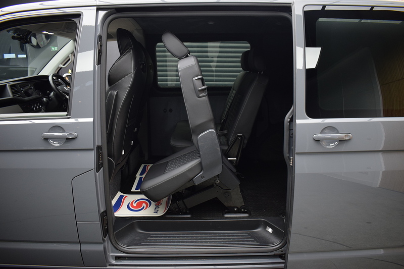 Volkswagen Transporter 2.0 BiTDI T32 Highline Panel Van 5dr Diesel DSG 4Motion SWB Euro 6 (s/s) (204 ps) - U667