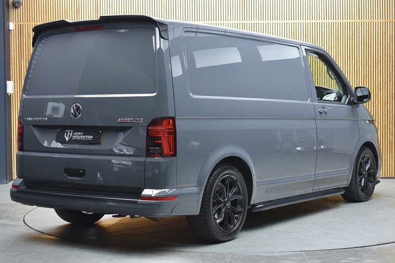 Volkswagen Transporter 2.0 BiTDI T32 Sportline Black Edition Panel Van 5dr Diesel DSG FWD SWB Euro 6 (s/s) (204 ps) - U669