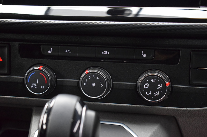 Volkswagen Transporter 2.0 BiTDI T32 Sportline Black Edition Panel Van 5dr Diesel DSG FWD SWB Euro 6 (s/s) (204 ps) - U669