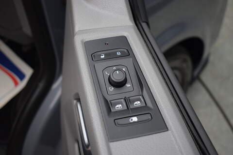 Volkswagen Transporter 2.0 BiTDI T32 Sportline Black Edition Panel Van 5dr Diesel DSG FWD SWB Euro 6 (s/s) (204 ps) - U669
