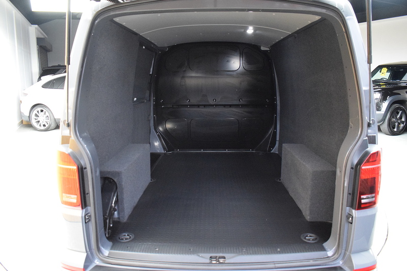 Volkswagen Transporter 2.0 BiTDI T32 Sportline Black Edition Panel Van 5dr Diesel DSG FWD SWB Euro 6 (s/s) (204 ps) - U669