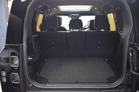 Land Rover Defender 110 5.0 P525 V8 SUV 5dr Petrol Auto 4WD Euro 6 (s/s) (525 ps) - U679