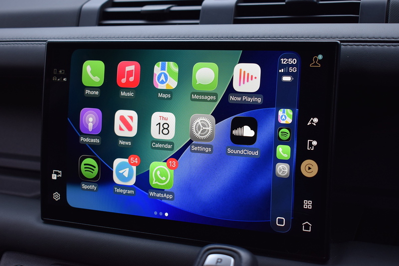 Land Rover Defender 110 5.0 P525 V8 SUV 5dr Petrol Auto 4WD Euro 6 (s/s) (525 ps) - U679