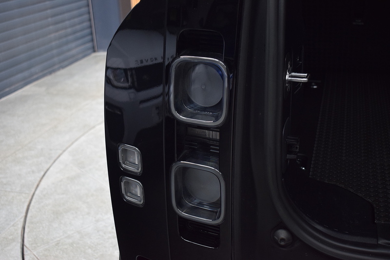 Land Rover Defender 110 5.0 P525 V8 SUV 5dr Petrol Auto 4WD Euro 6 (s/s) (525 ps) - U679