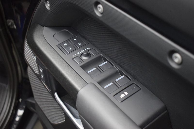 Land Rover Defender 110 5.0 P525 V8 SUV 5dr Petrol Auto 4WD Euro 6 (s/s) (525 ps) - U679