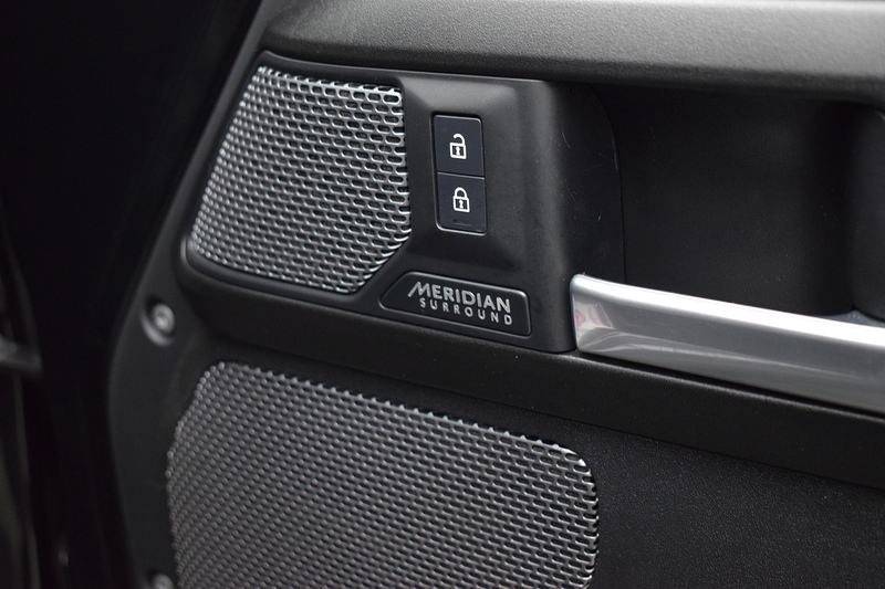 Land Rover Defender 110 5.0 P525 V8 SUV 5dr Petrol Auto 4WD Euro 6 (s/s) (525 ps) - U679