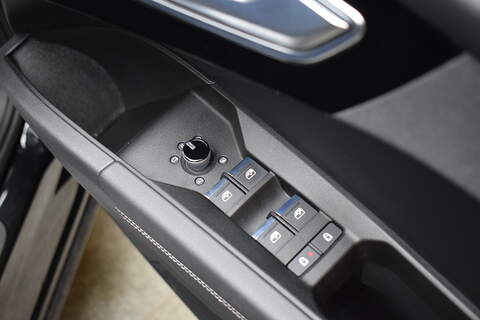 Audi Q4 e-tron 40 Launch Edition Sportback 5dr Electric Auto 82kWh (204 ps) - U684