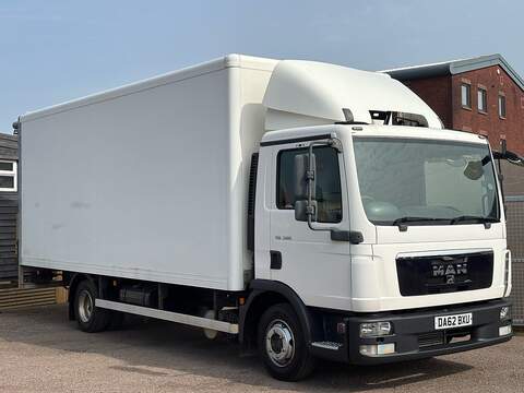 MAN TGL 31kWh Business Panel Van 5dr Petrol Plug-in Hybrid Auto Euro 6 (Range Extender) (150 ps)