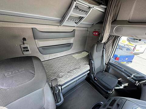 DAF XF 460 6X2 TRACTOR UNIT - U237