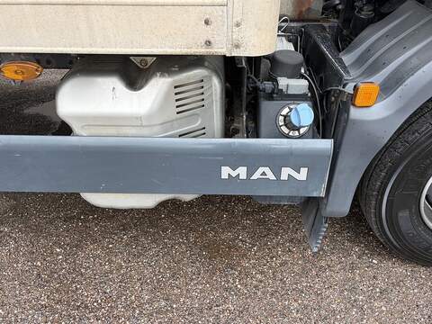 MAN TGL 12.220 4x2 BB Day - U243