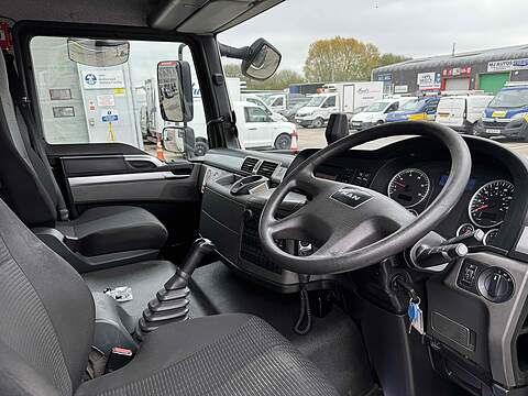 MAN TGL 12.220 4x2 BB Day - U243