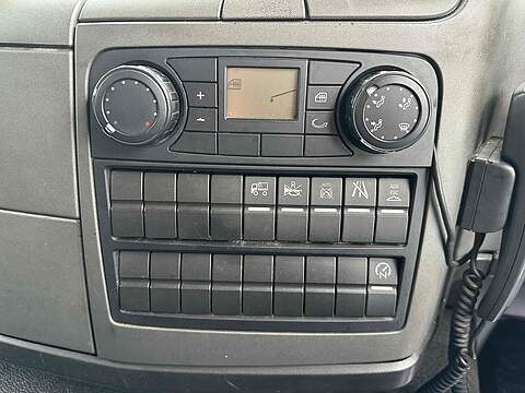 MAN TGL 12.220 4x2 BB Day - U243