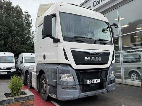 MAN TGX 7.180 4X2 BB Curtainside