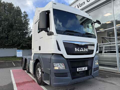 MAN TGX 7.180 4X2 BB Curtainside