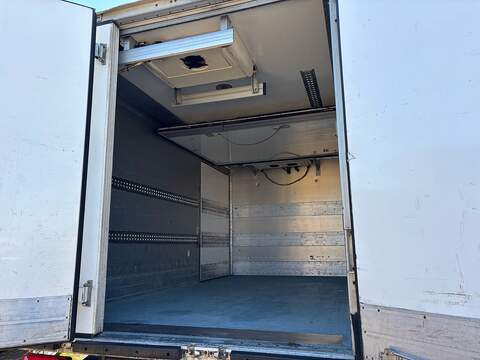 MAN 8.180BB Dual Comp Fridge Box  - U475