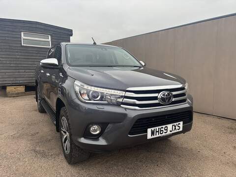 Toyota Hilux D-4D Invincible - U498