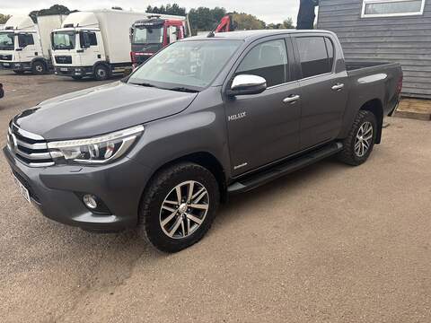 Toyota Hilux D-4D Invincible - U498