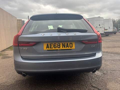 Volvo V90 D4 Momentum - U509