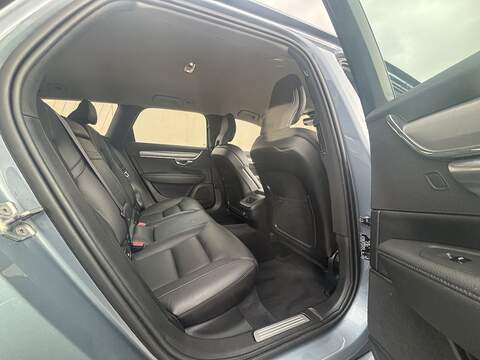 Volvo V90 D4 Momentum - U509