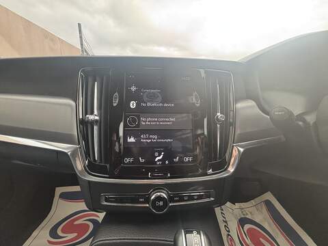 Volvo V90 D4 Momentum - U509