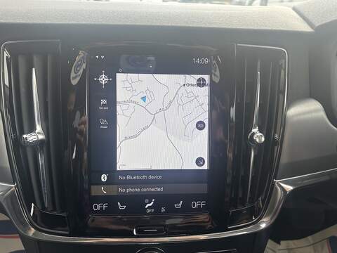 Volvo V90 D4 Momentum - U509