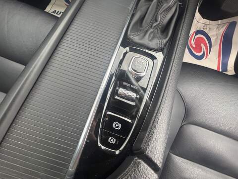 Volvo V90 D4 Momentum - U509