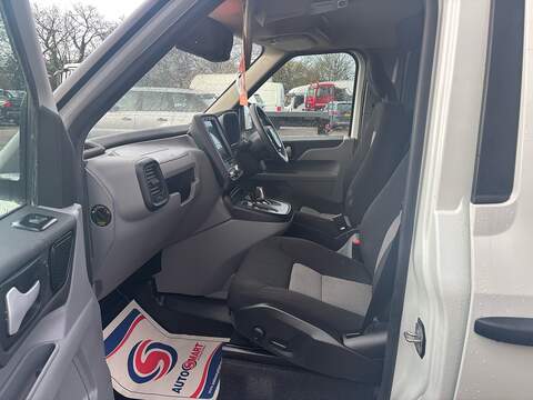 LEVC VN5 Business - U561