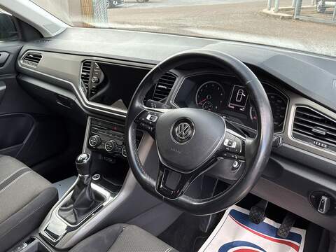 Volkswagen T-Roc TSI EVO SE - U586