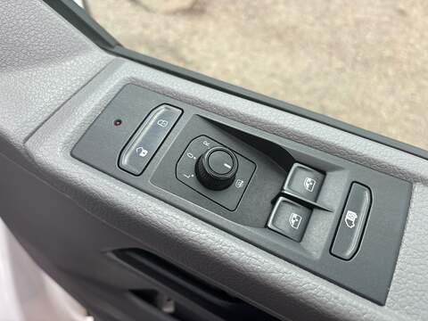 Volkswagen Transporter TDI T30 Startline - U590