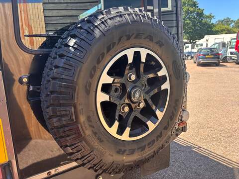 Land Rover Defender 110 TDCi Adventure - U640
