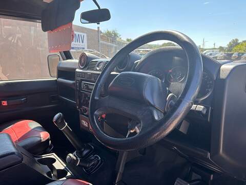 Land Rover Defender 110 TDCi Adventure - U640