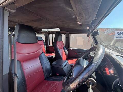 Land Rover Defender 110 TDCi Adventure - U640