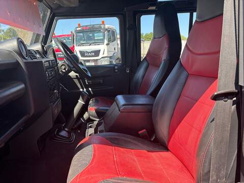 Land Rover Defender 110 TDCi Adventure - U640